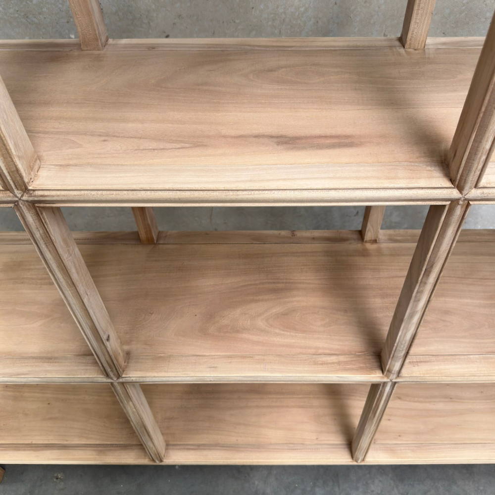 12 Pocket Elm Shelf