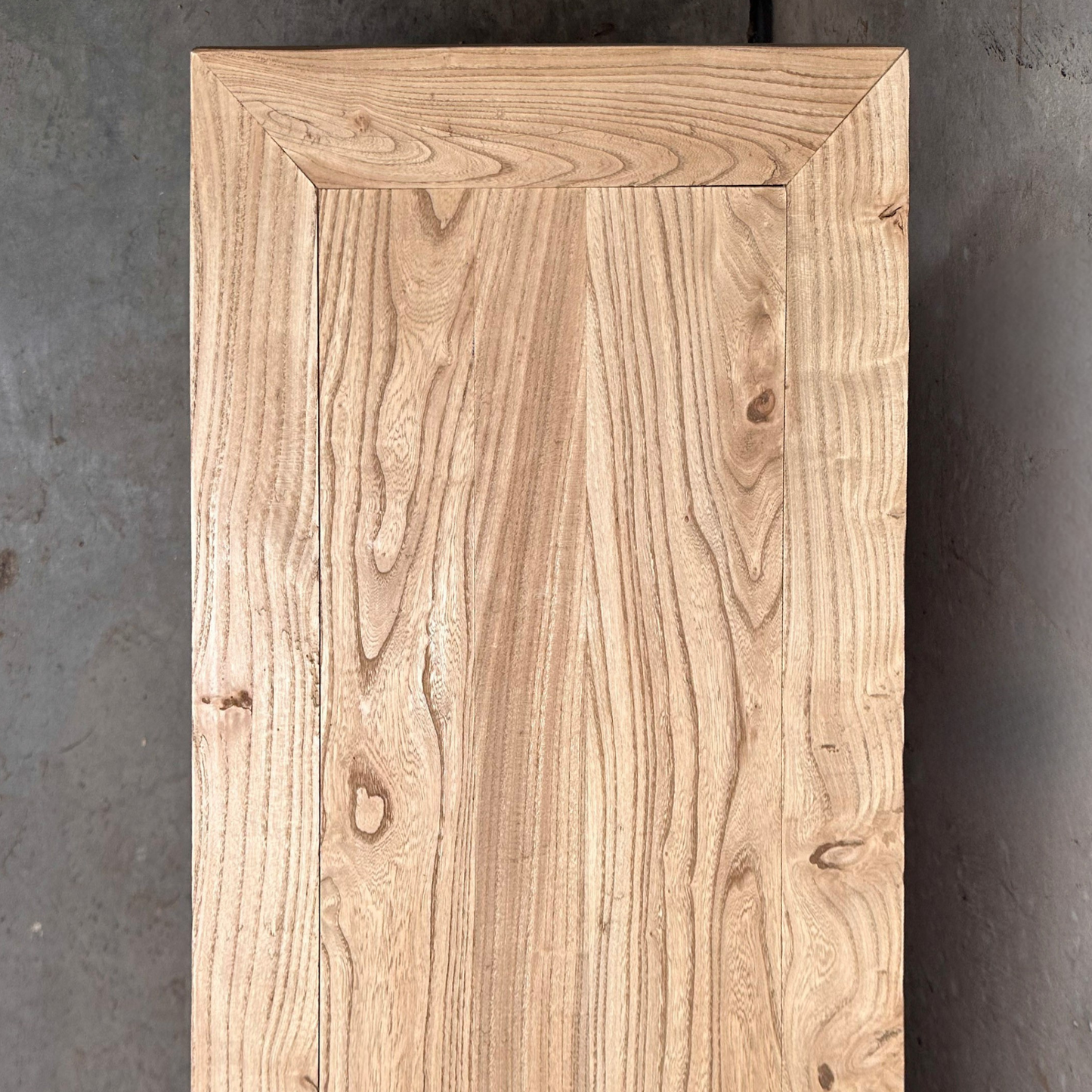 Low Cabinet Overhang | Natural