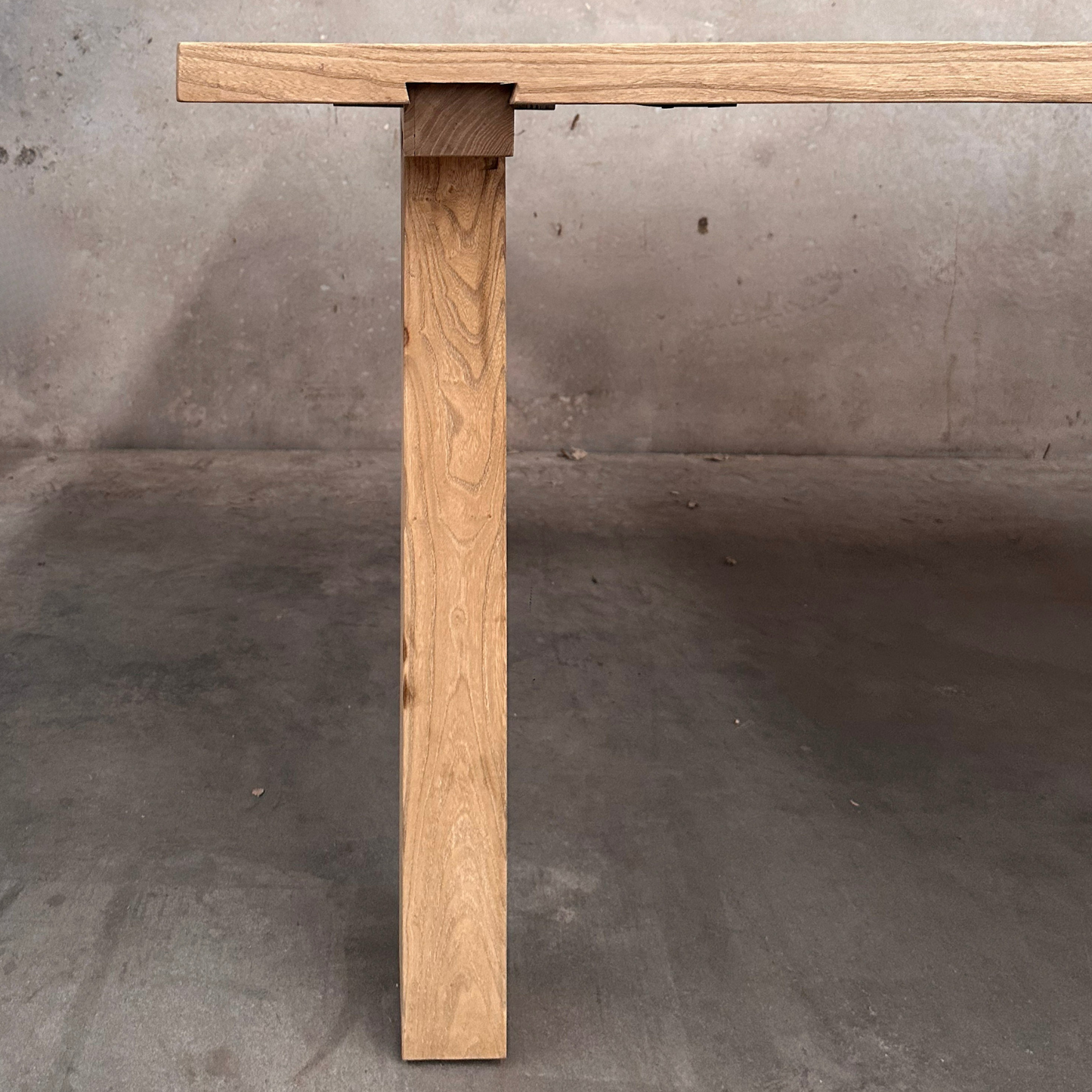 Dovetail Table (200) | Natural