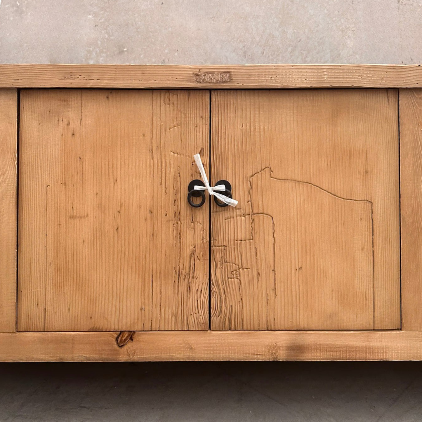 Low Cabinet Overhang | Rustic