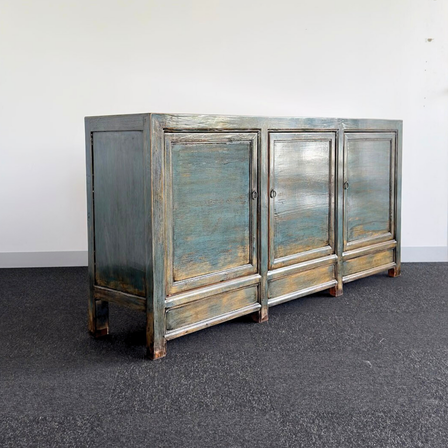 H9 3 Door Buffet | Lacquered