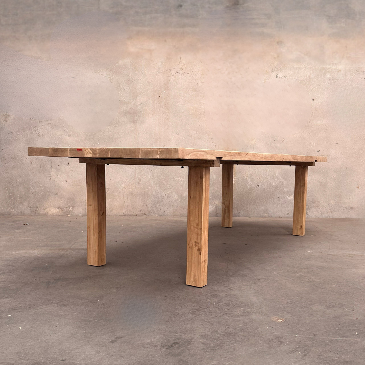 Dovetail Table (260) | Natural