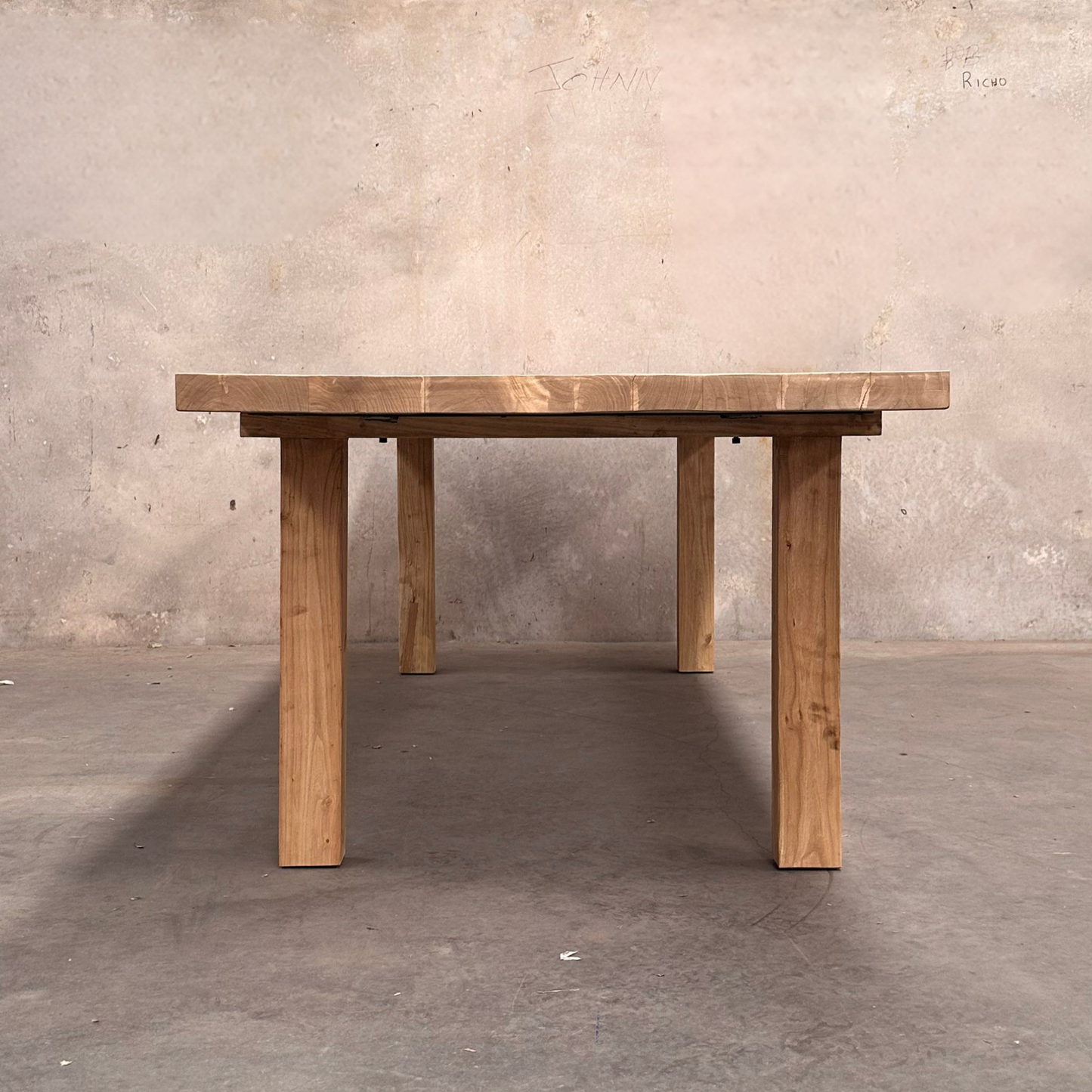 Dovetail Table (260) | Natural