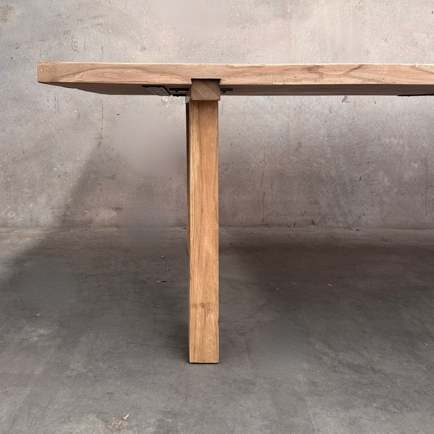 Dovetail Table (260) | Natural