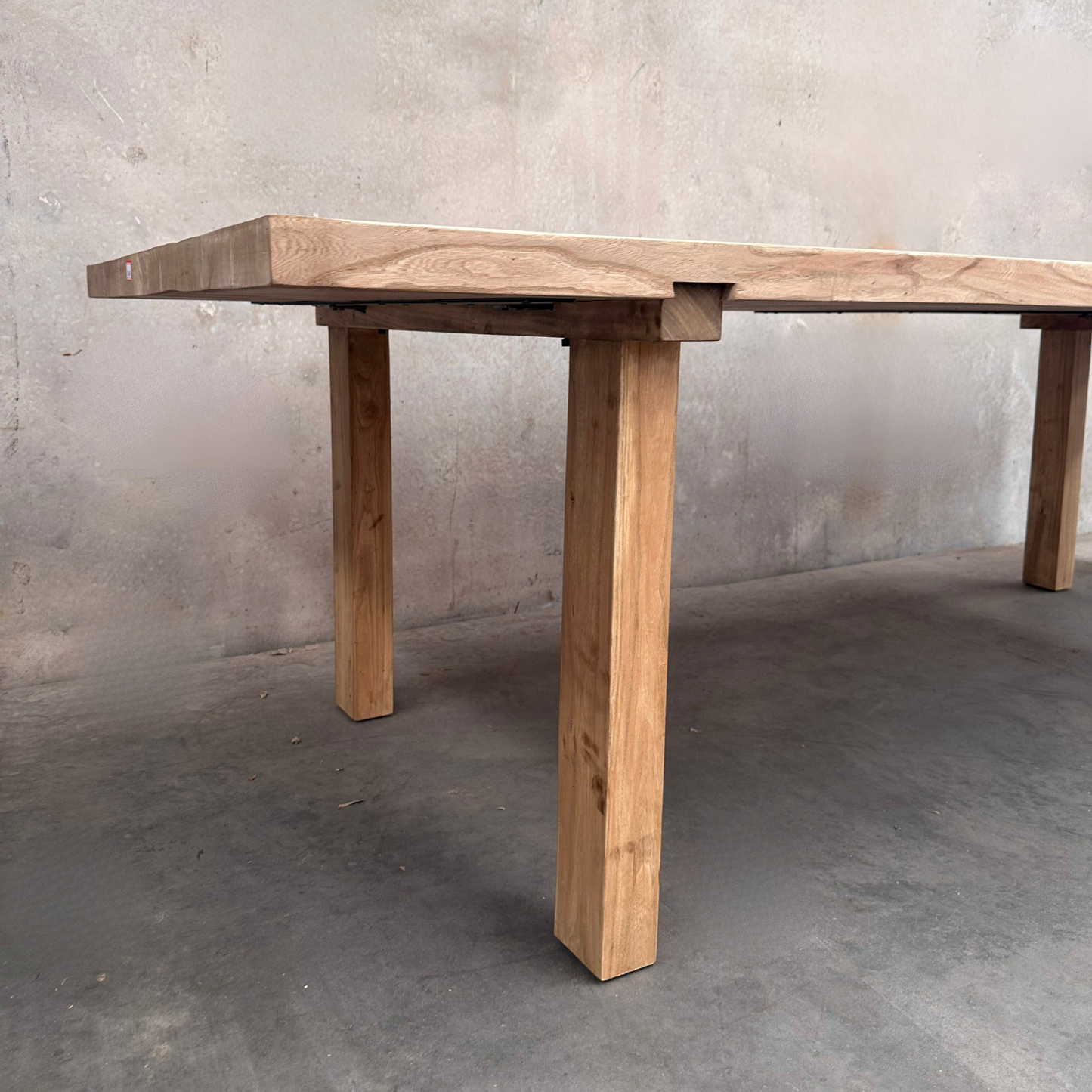 Dovetail Table (260) | Natural