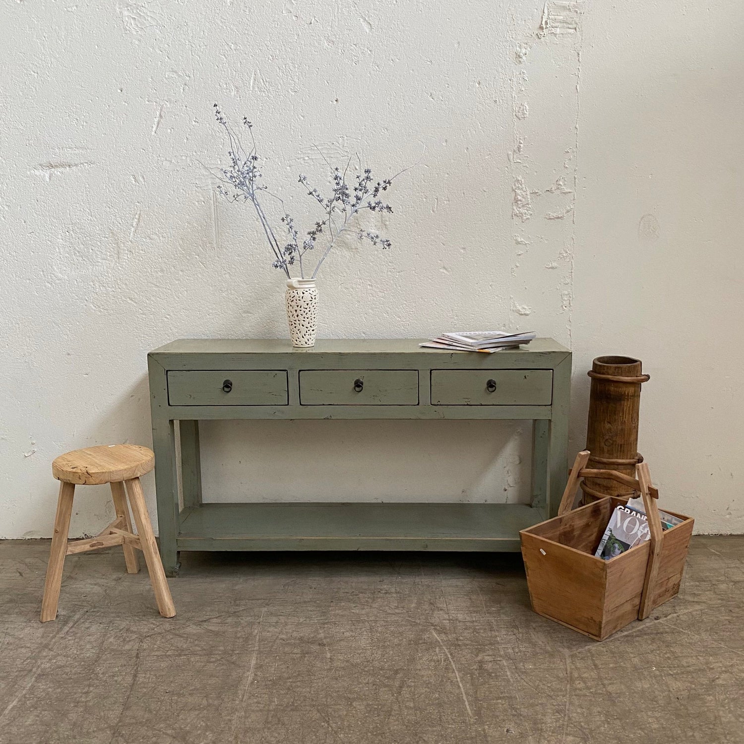 Lacquered Console with Stool and Decoratives | Asian Tide